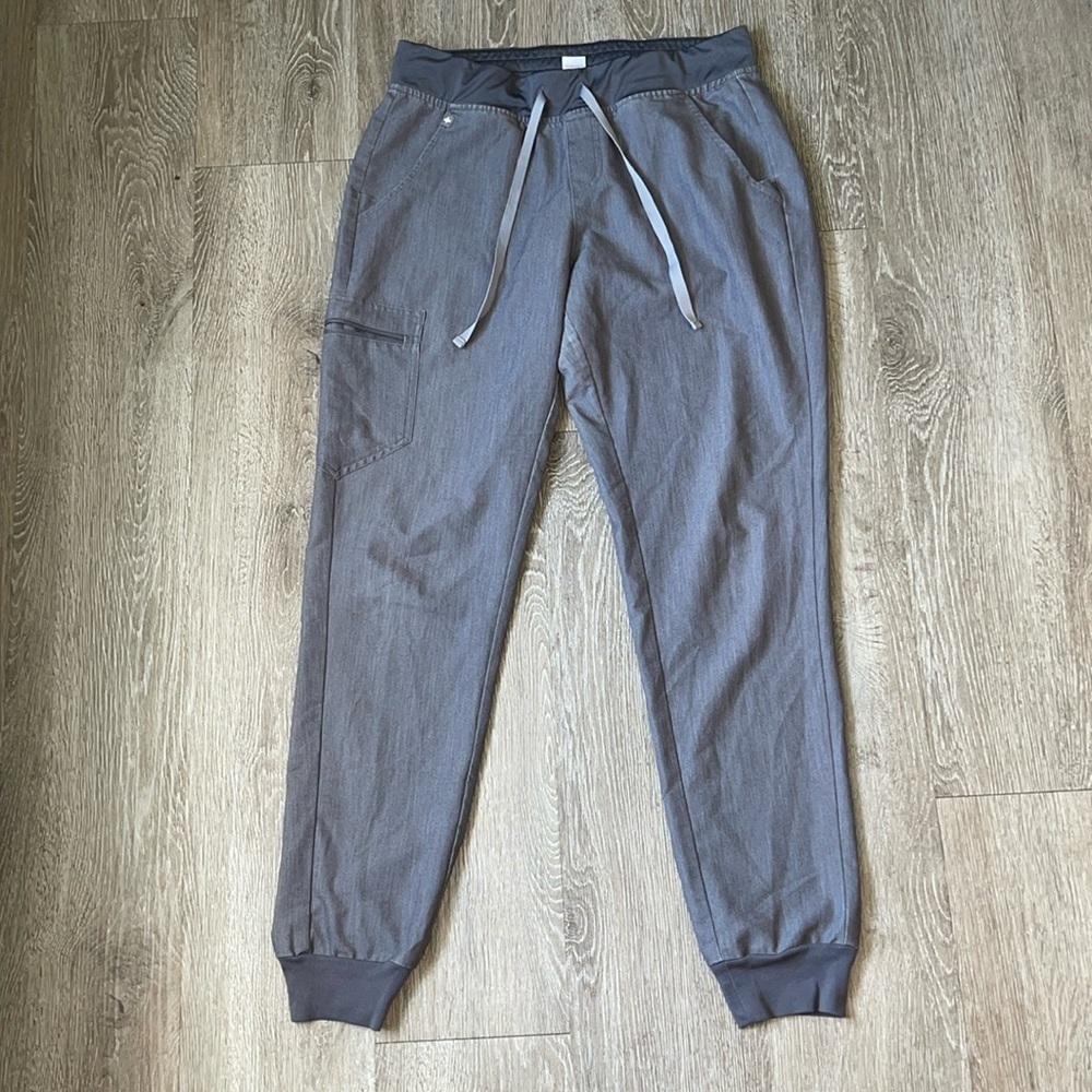 Figs Zamora Joggers size medium scrub bottoms pants nurse dental in grey